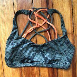 LULULEMON Free to Be *Wild Bra size 6